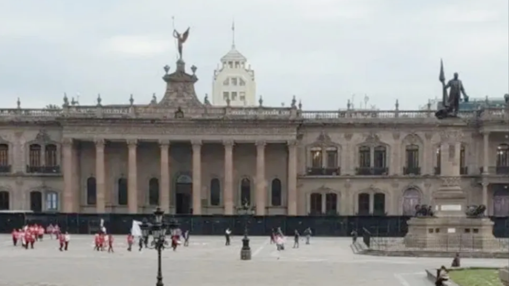 Palacio-de-Gobierno-marcha-del-25-manifestación-justicia-violencia-contra-mujeres