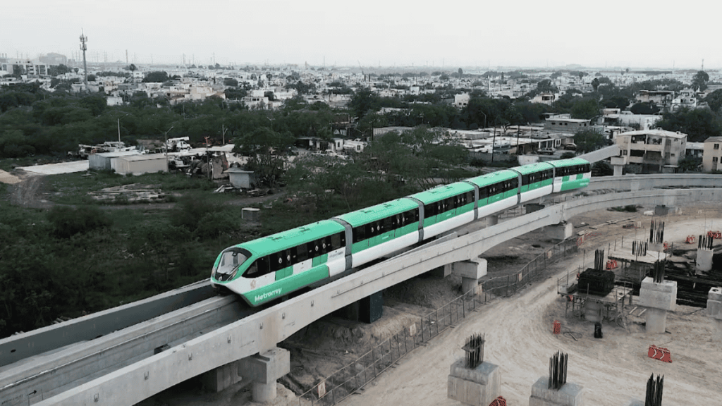 metro en Apodaca complica vialidad de la avenida miguel aleman