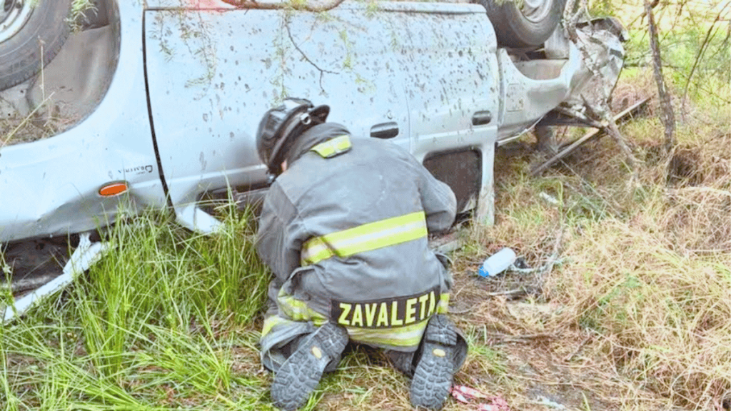 mujer-muere-en-volcadura - Minuto Cero Mujer muere en volcadura en Accidente vial en Cadereyta